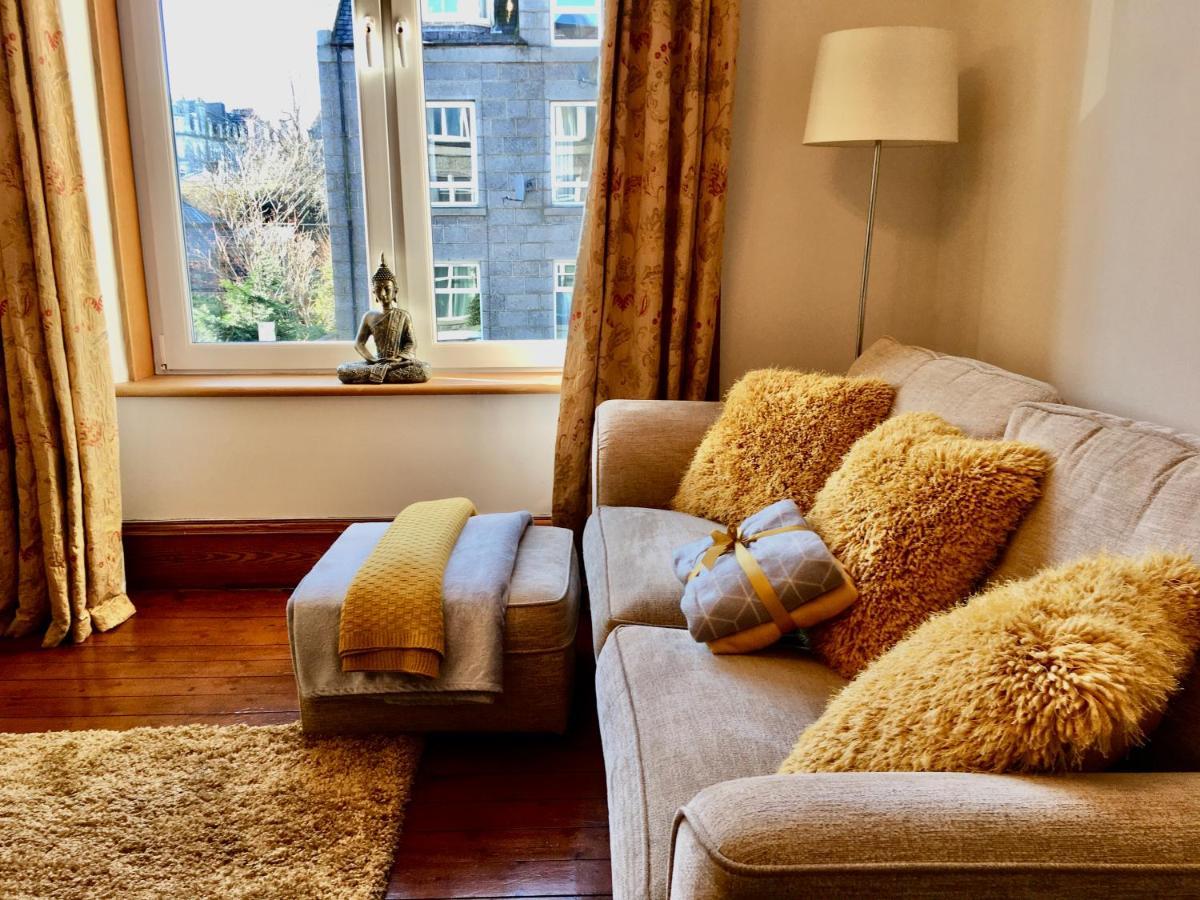 Cosy 2 Bedroom Central Apartment - Free Parking, Free Wifi Aberdeen Exteriör bild
