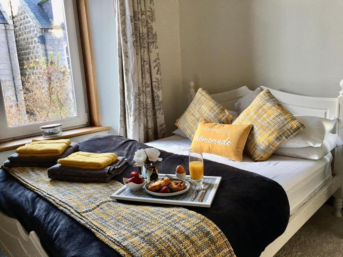 Cosy 2 Bedroom Central Apartment - Free Parking, Free Wifi Aberdeen Exteriör bild