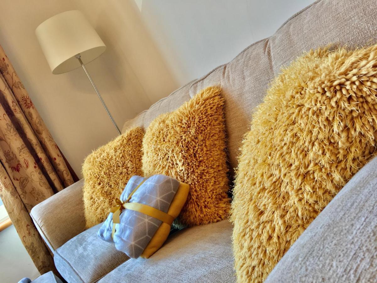 Cosy 2 Bedroom Central Apartment - Free Parking, Free Wifi Aberdeen Exteriör bild