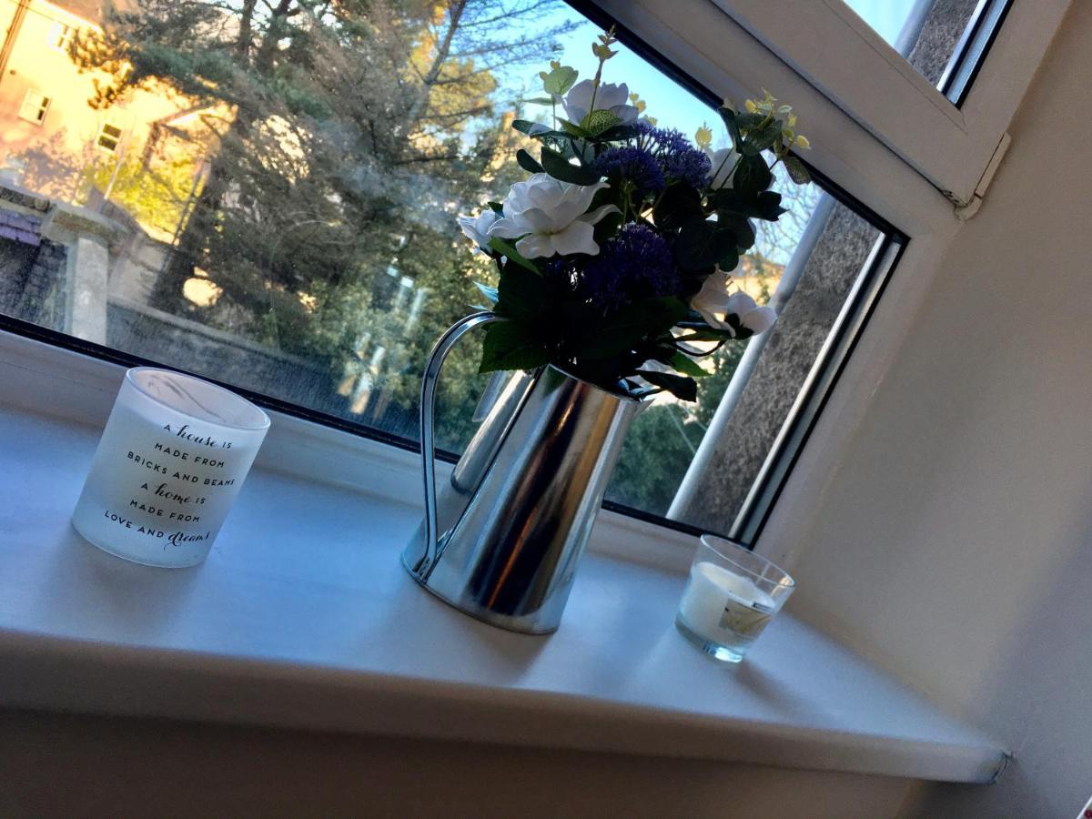 Cosy 2 Bedroom Central Apartment - Free Parking, Free Wifi Aberdeen Exteriör bild