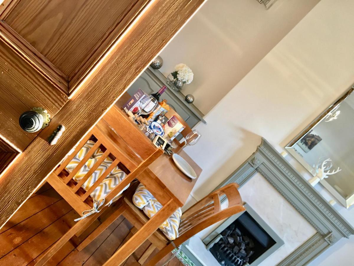 Cosy 2 Bedroom Central Apartment - Free Parking, Free Wifi Aberdeen Exteriör bild