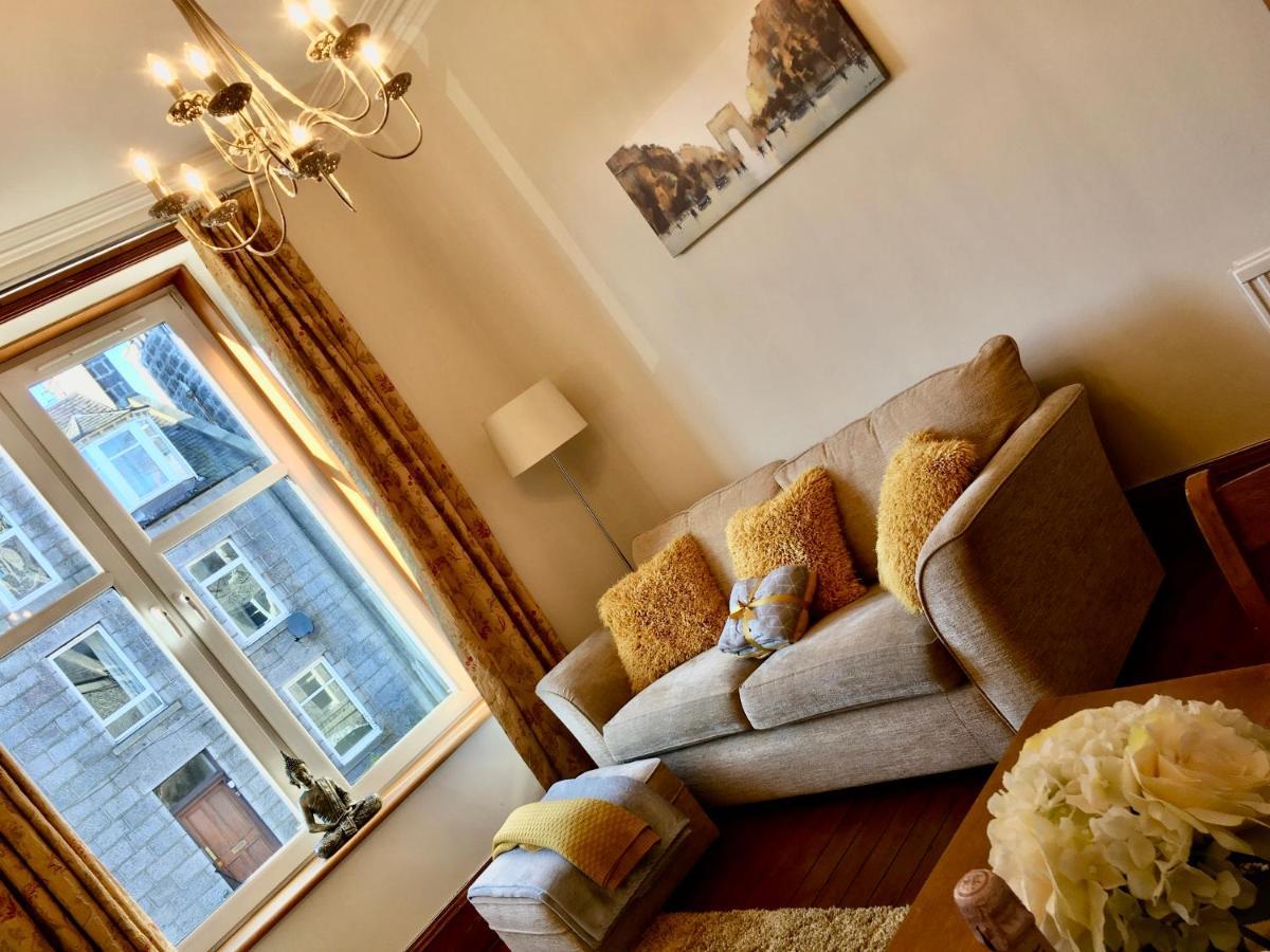 Cosy 2 Bedroom Central Apartment - Free Parking, Free Wifi Aberdeen Exteriör bild