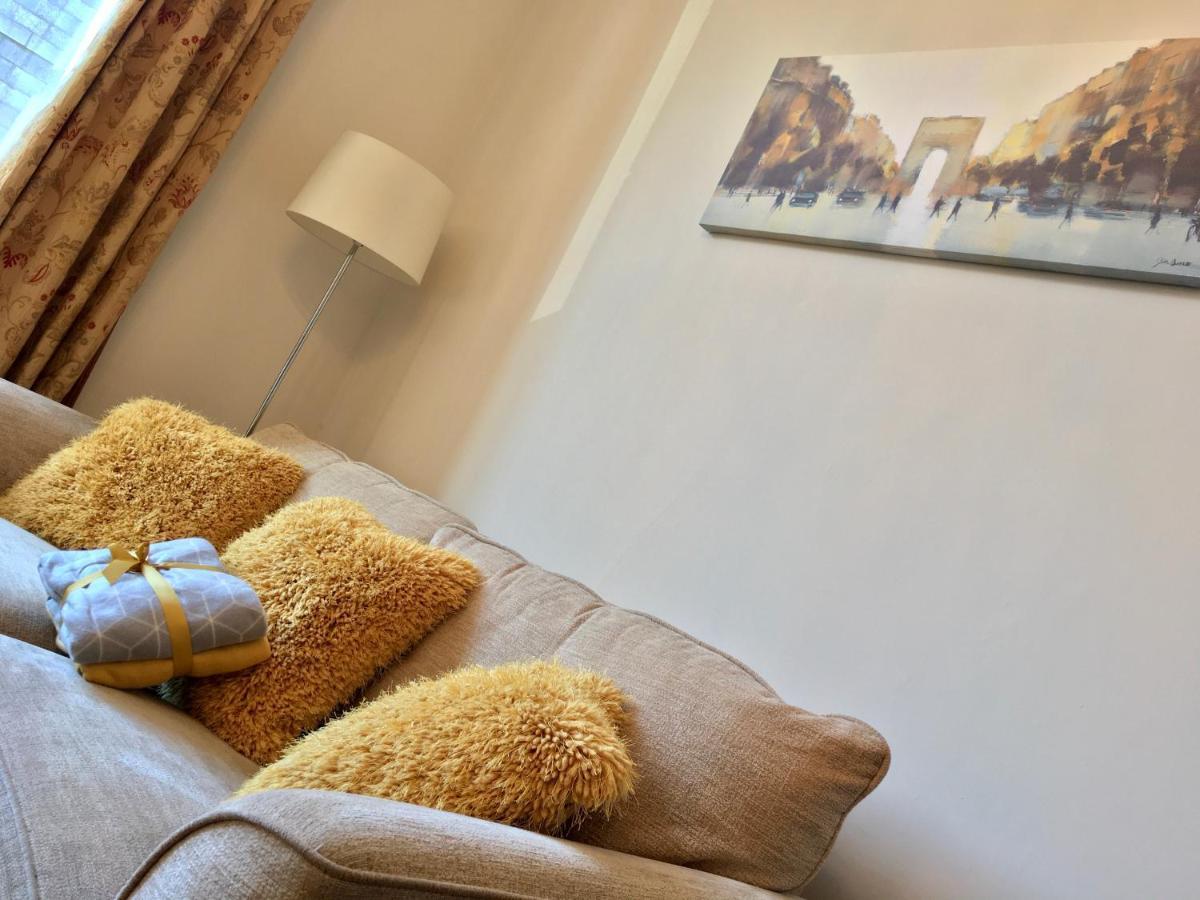 Cosy 2 Bedroom Central Apartment - Free Parking, Free Wifi Aberdeen Exteriör bild
