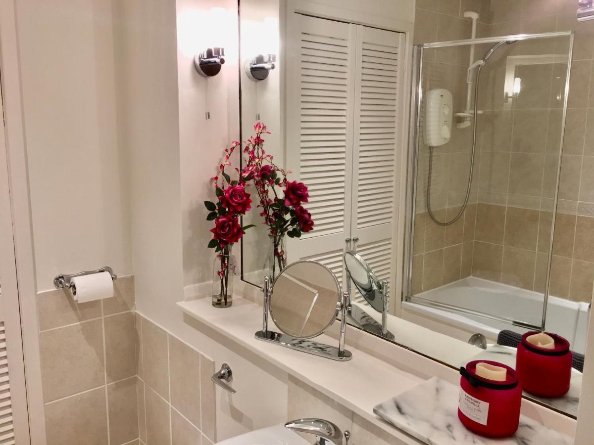 Cosy 2 Bedroom Central Apartment - Free Parking, Free Wifi Aberdeen Exteriör bild