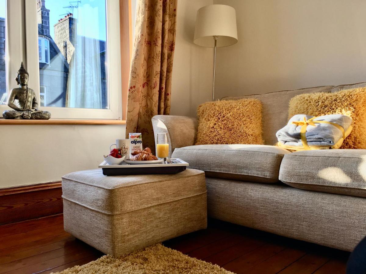 Cosy 2 Bedroom Central Apartment - Free Parking, Free Wifi Aberdeen Exteriör bild