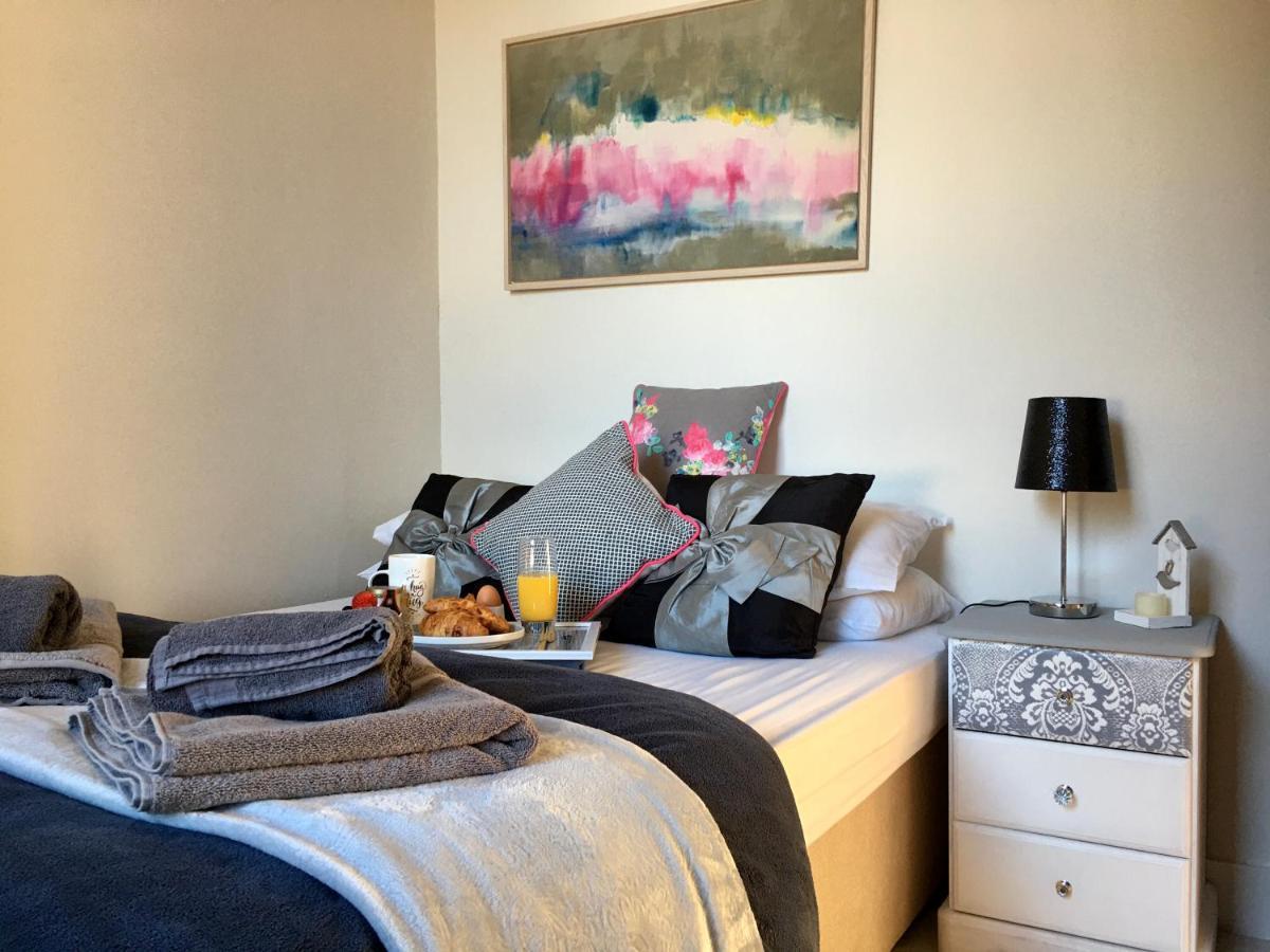 Cosy 2 Bedroom Central Apartment - Free Parking, Free Wifi Aberdeen Exteriör bild