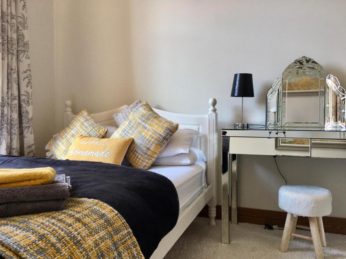 Cosy 2 Bedroom Central Apartment - Free Parking, Free Wifi Aberdeen Exteriör bild