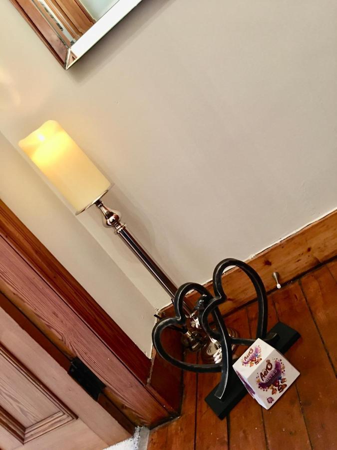 Cosy 2 Bedroom Central Apartment - Free Parking, Free Wifi Aberdeen Exteriör bild
